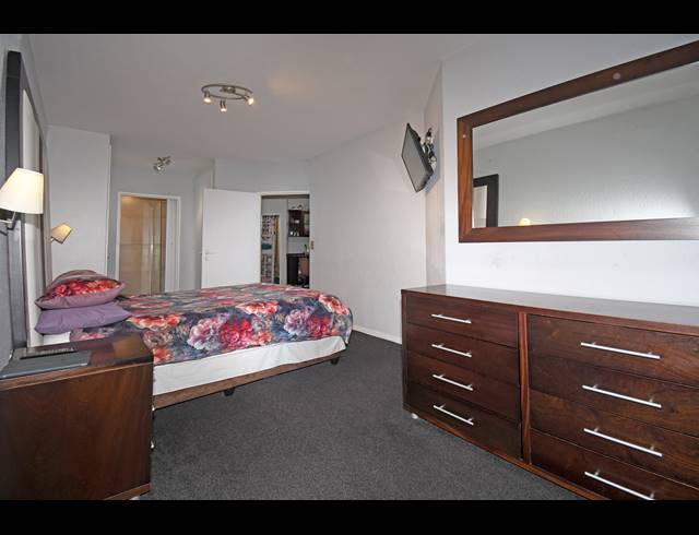 2 BEDROOM APARTMENT FOR SALE IN HOUGHTON ESTATE